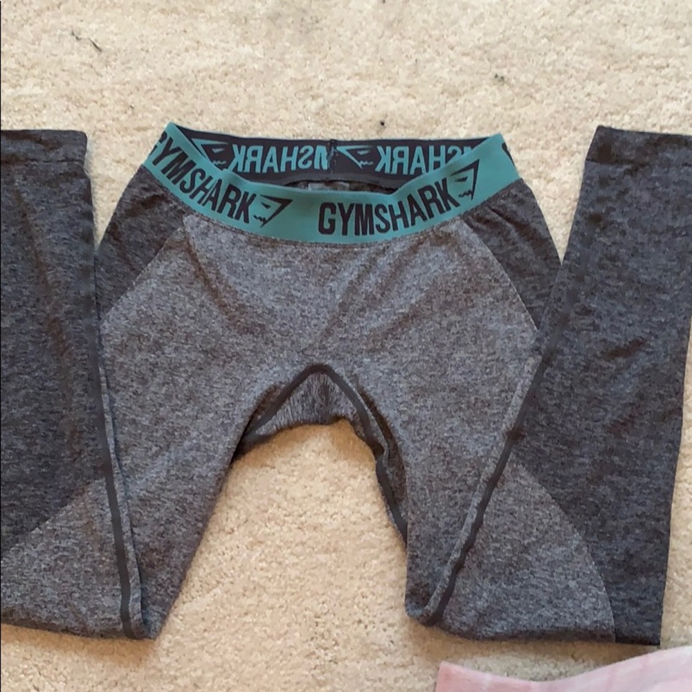 These are the Gymshark flex leggings in Medium